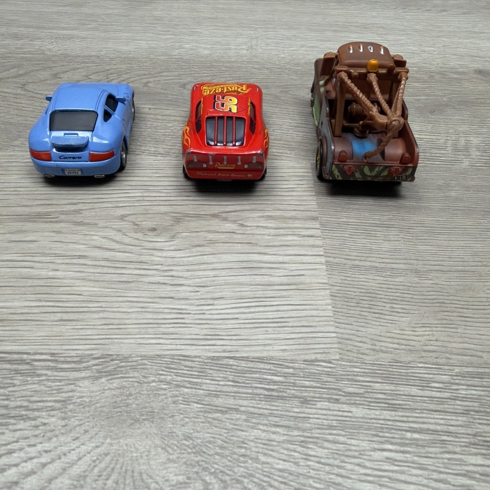 Lot Of 3 Disney/Pixar CARS Movie Cars Lighting McQueen, Mater, And Sally Carrera - Picture 4 of 9